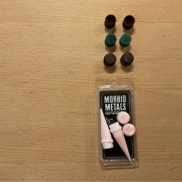 1/2” Ear tunnels and plugs gender neutral - Picture 1 of 1